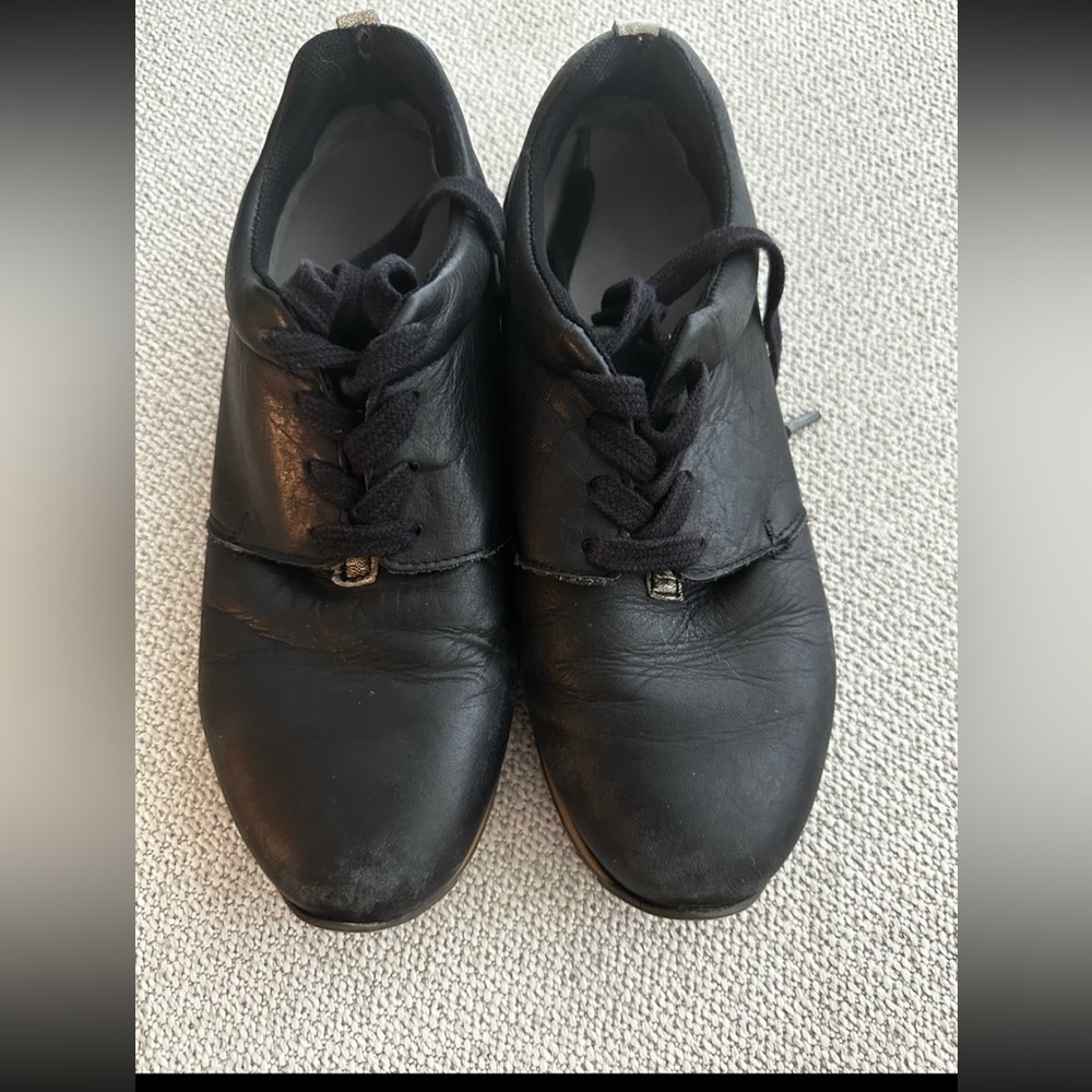 Steve Madden genuine leather sneakers size 7
